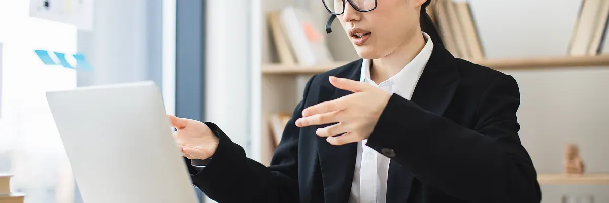 <p><strong>완전 대행 서비스</strong><b><span className="material-symbols-outlined">arrow_forward</span></b></p>